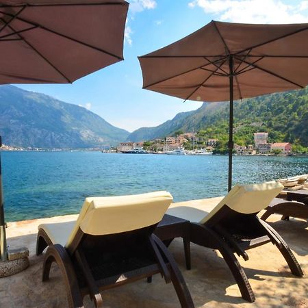 Seafront Apartment Vujovic Prcanj Exterior photo