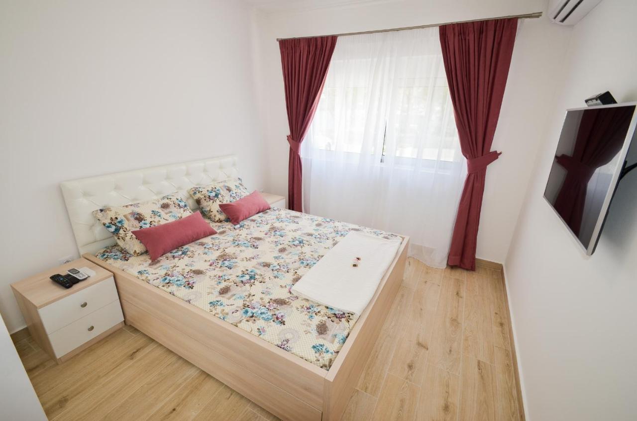 Seafront Apartment Vujovic Prcanj Exterior photo