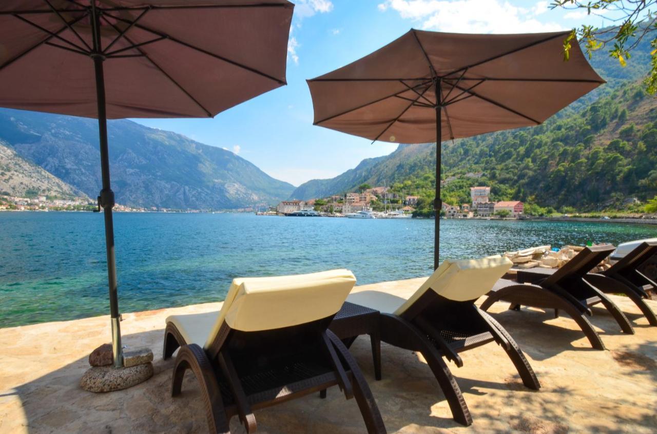 Seafront Apartment Vujovic Prcanj Exterior photo
