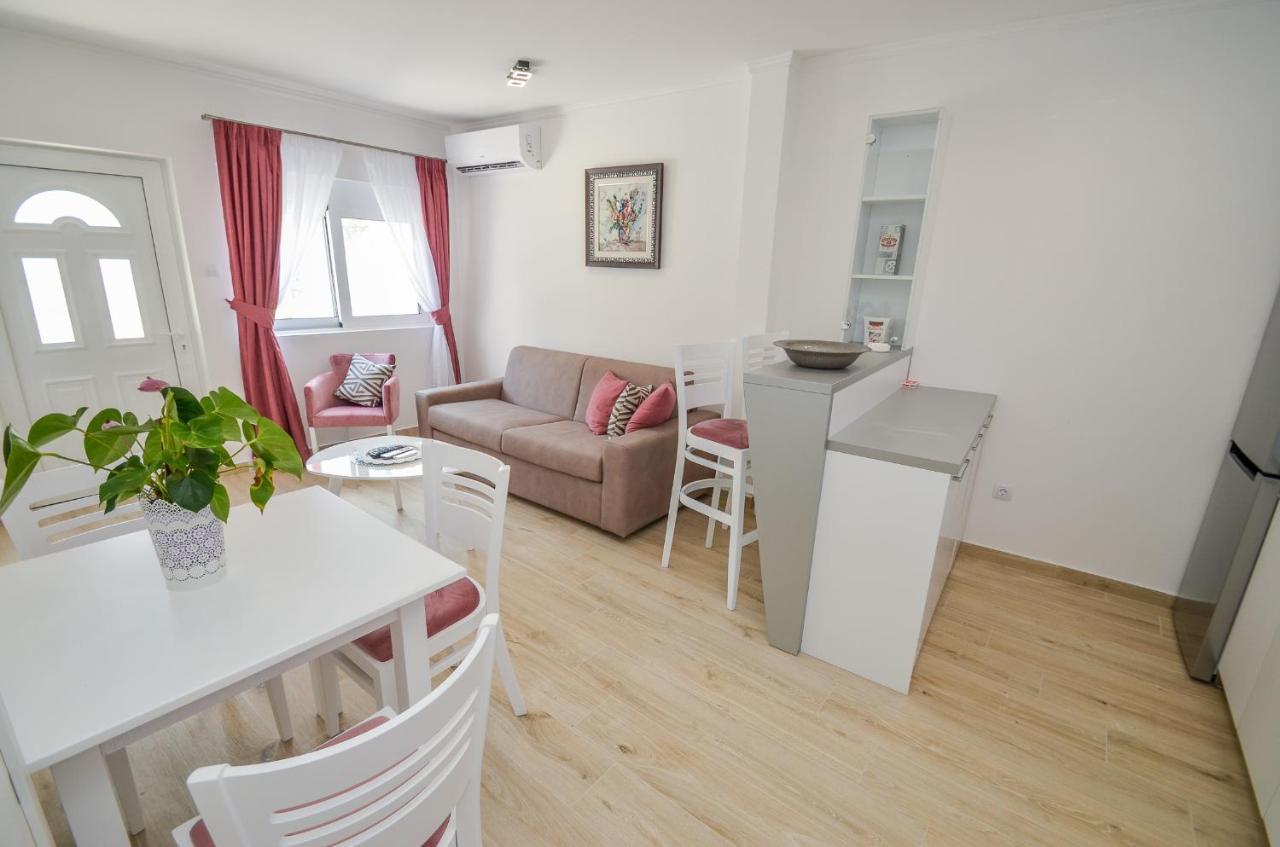 Seafront Apartment Vujovic Prcanj Exterior photo